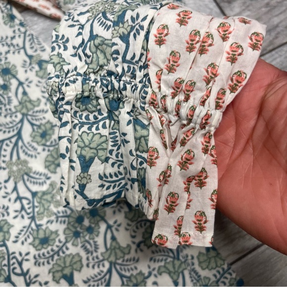 SUNDANCE blouse with button front and ruffle bubble sleeves S - Picture 10 of 10